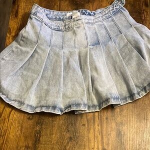 Blue Mini Pleated Skater Skirt for Casual Outings